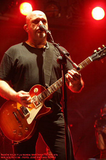 Barn Rojo - Carlos de Castro