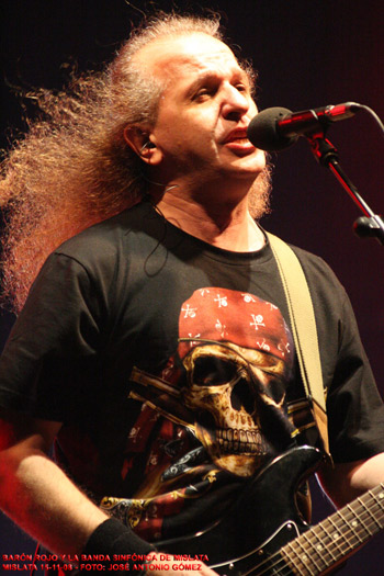 Barn Rojo - Armando de Castro